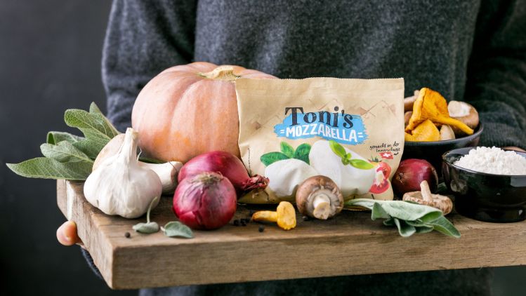 Kürbis-Salbei-Pizza_StageSimple_3840x2160px